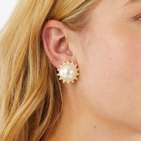 Baublebar Dee Pearl Button Studs - Picture 3 of 3
